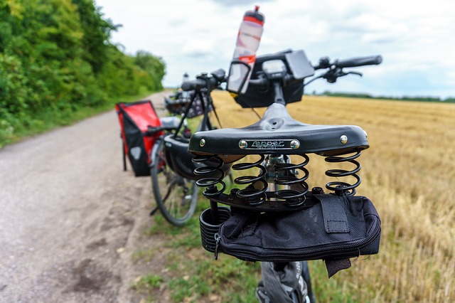 Pause mit dem Fahrrad in freier Natur